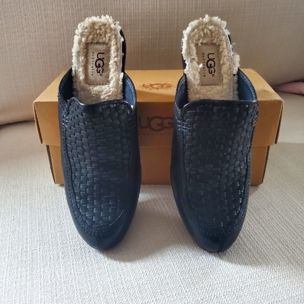 Gently Used Ugg Gabriella 5564